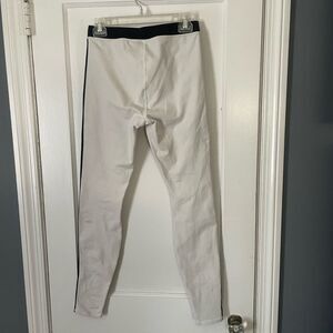 ALO Yoga White Leggings with Black Trim Size Medium Stretch Yoga Soft Pilates